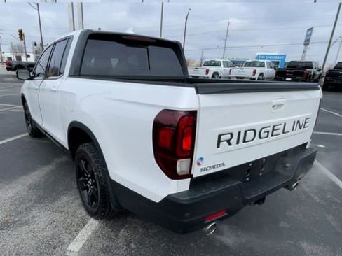 Used 2025 Honda Ridgeline Black Edition image 8
