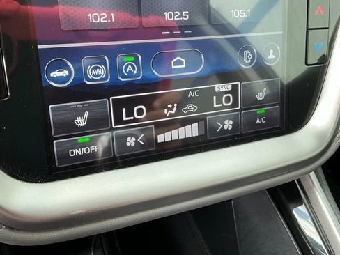 Used 2025 Subaru Outback Onyx Edition AWD/4WD image 23