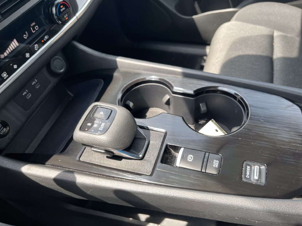 Used 2024 Nissan Rogue SV FWD image 20
