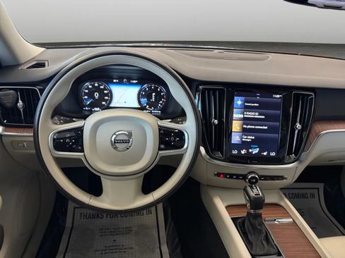 Used 2019 Volvo S60 T6 Momentum w/ Multimedia Package AWD/4WD image 28