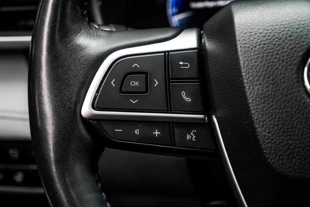 Used 2023 Toyota Highlander Platinum FWD image 31