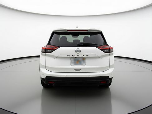 Used 2025 Nissan Rogue SV image 7