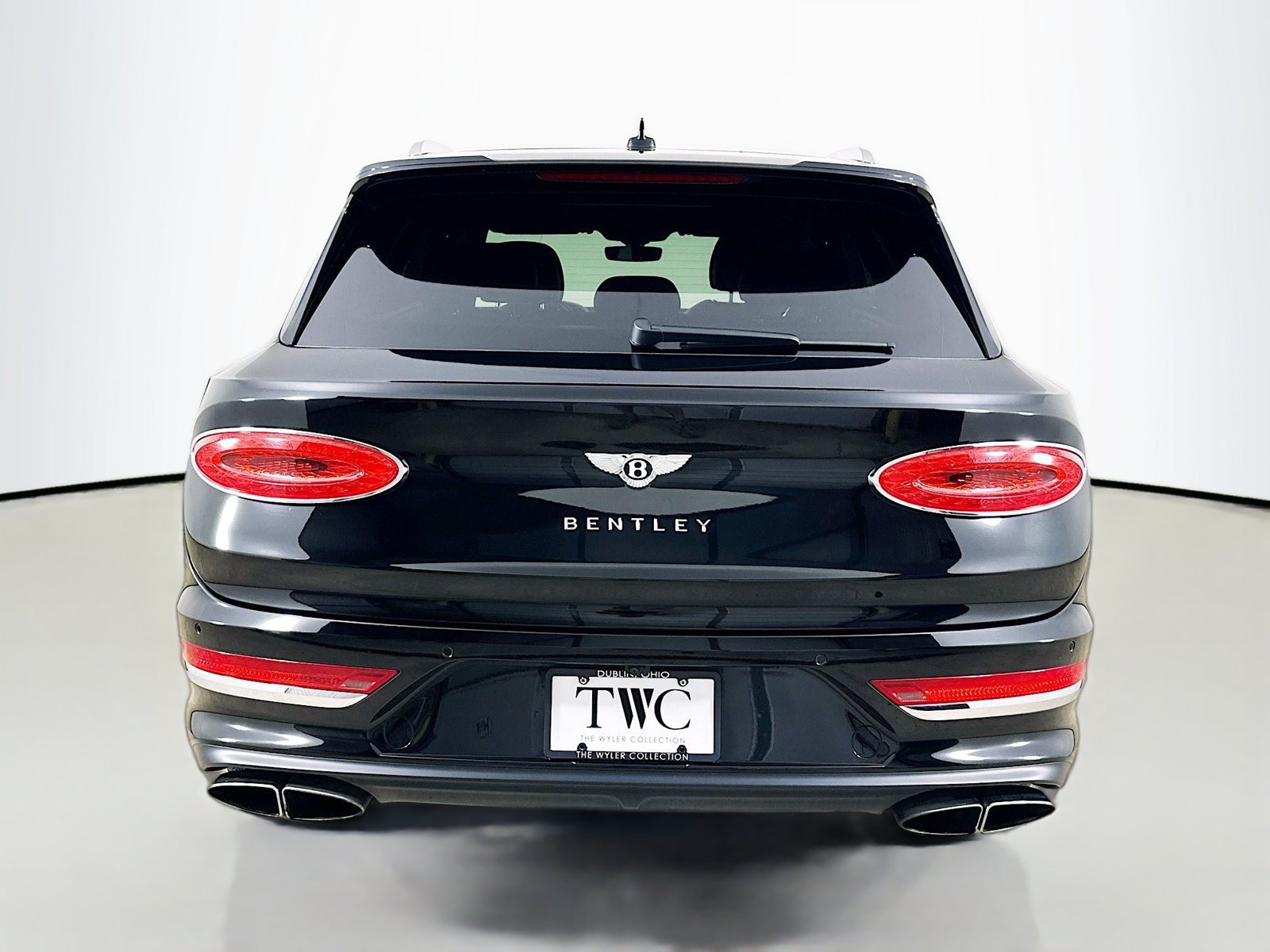 Used 2022 Bentley Bentayga AWD/4WD image 10