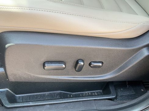 Used 2018 Ford Escape Titanium FWD image 19