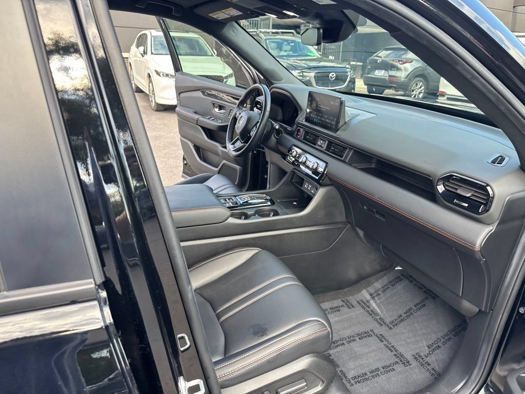 Used 2025 Honda Pilot TrailSport image 90