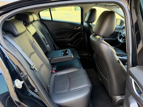 Used 2018 MAZDA MAZDA3 Grand Touring FWD image 18