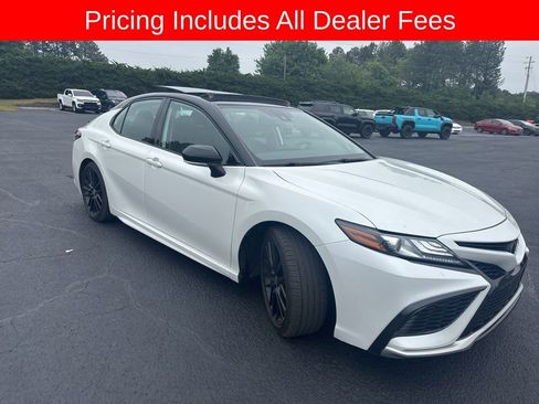 Used 2023 Toyota Camry XSE w/ Navigation Package FWD image 3