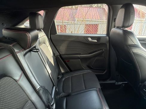 Used 2024 Ford Escape ST-Line image 7