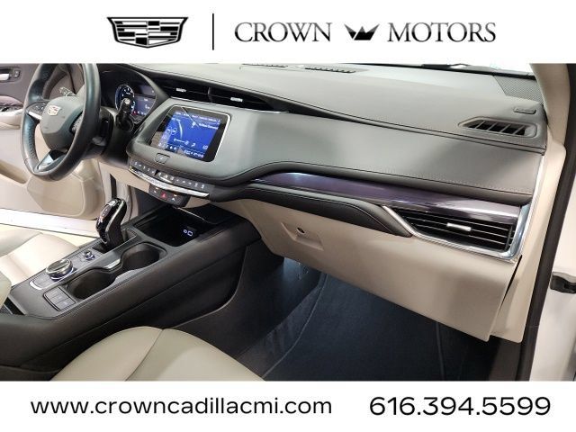 Certified 2023 Cadillac XT4 Luxury w/ Driver Awareness Package FWD image 31