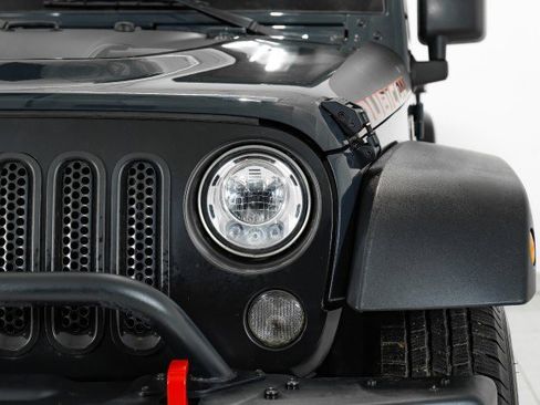 Used 2017 Jeep Wrangler Unlimited Rubicon image 42