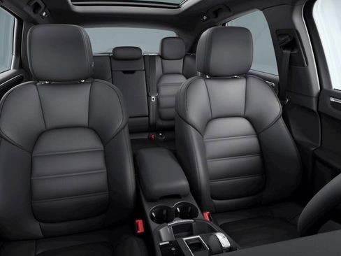 New 2026 Porsche Macan AWD/4WD image 10