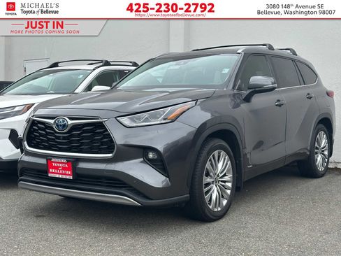 Used 2022 Toyota Highlander Platinum AWD/4WD image 1