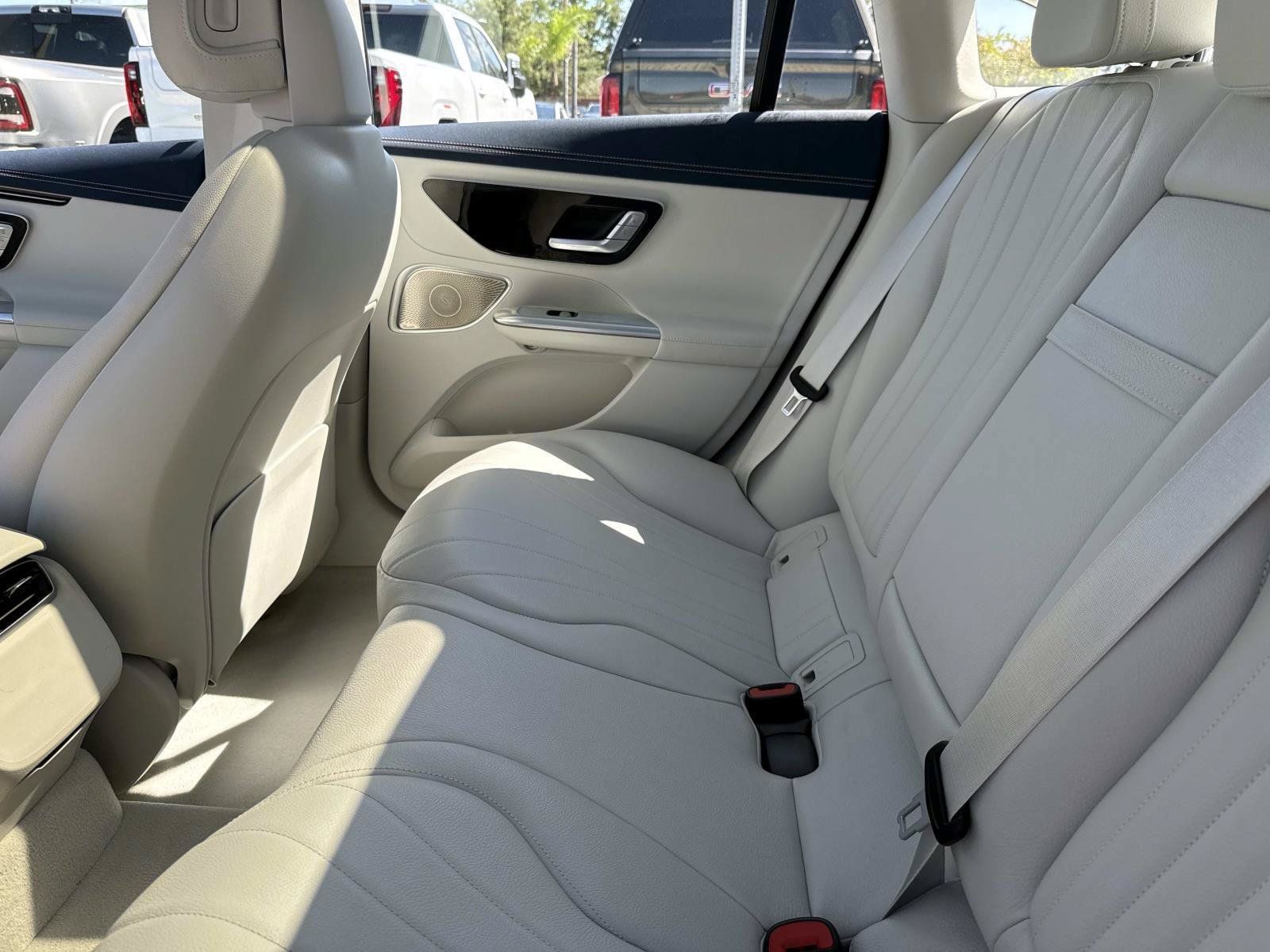 Used 2023 Mercedes-Benz EQE 500 4MATIC Sedan image 13