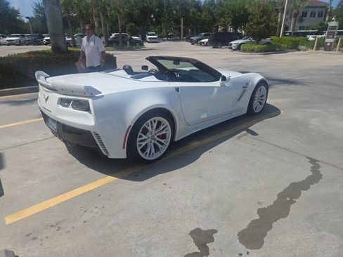 Used 2016 Chevrolet Corvette Z06 w/ 3LZ Preferred Equipment Group RWD image 3