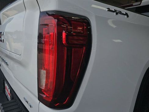 Used 2019 GMC Sierra 1500 SLT w/ SLT Premium Plus Package AWD/4WD image 33