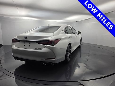 Used 2022 Lexus ES 350 w/ Premium Package image 11