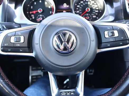 Used 2016 Volkswagen GTI SE FWD image 30