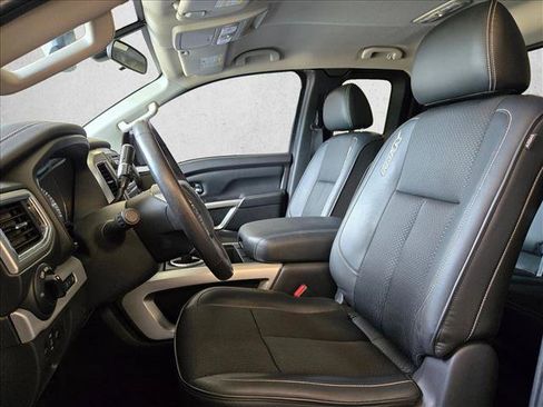 Used 2018 Nissan Titan PRO-4X AWD/4WD image 11