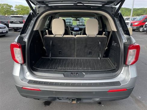 Certified 2022 Ford Explorer XLT w/ Class IV Trailer Tow Package AWD/4WD image 32