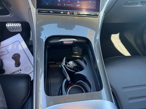 Used 2024 Mercedes-Benz GLC 300 4MATIC image 31