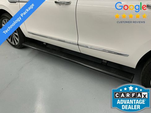 Used 2018 Lincoln Navigator Select w/ Technology Package RWD image 23