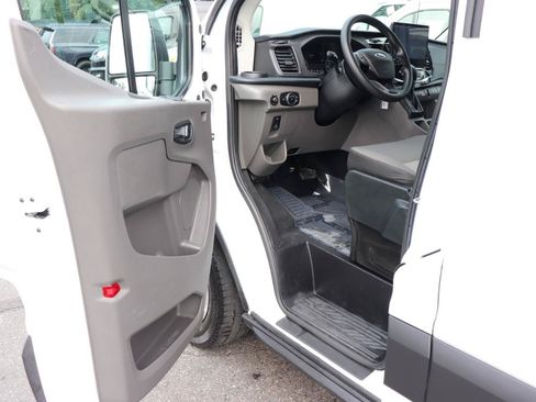 Used 2025 Ford Transit 350 XLT RWD image 9