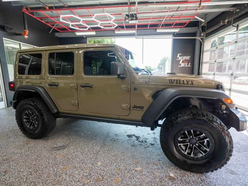 Used 2025 Jeep Wrangler Unlimited Sport AWD/4WD image 5