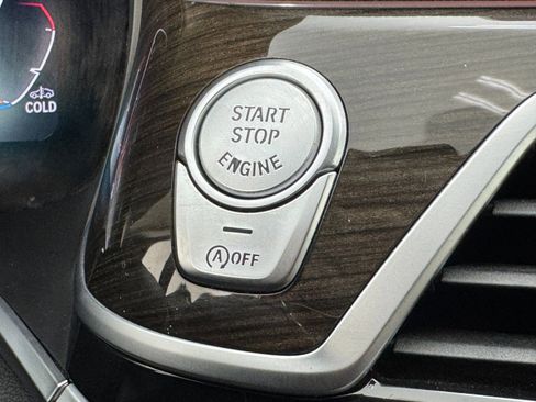 Used 2020 BMW 740i w/ Premium Package image 24