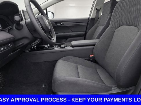 Used 2025 Toyota Camry LE image 8