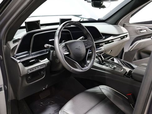 Used 2023 Cadillac Escalade Premium Luxury image 29