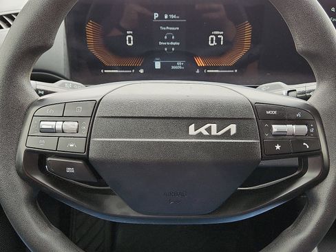 Used 2025 Kia K4 FWD image 24