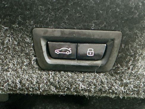 Used 2025 BMW 430i Coupe w/ Premium Package image 28