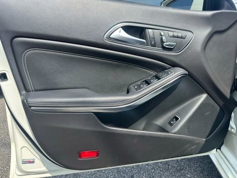 Used 2018 Mercedes-Benz CLA 250 4MATIC image 11