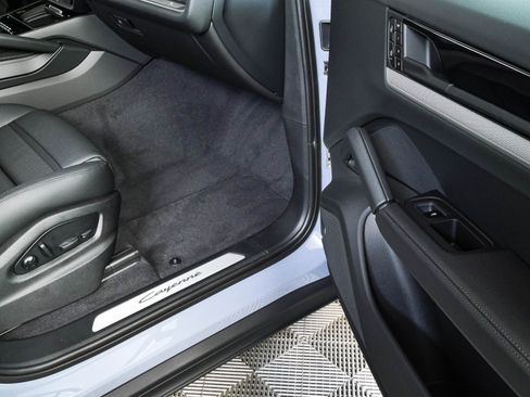 New 2026 Porsche Cayenne Coupe AWD/4WD image 26