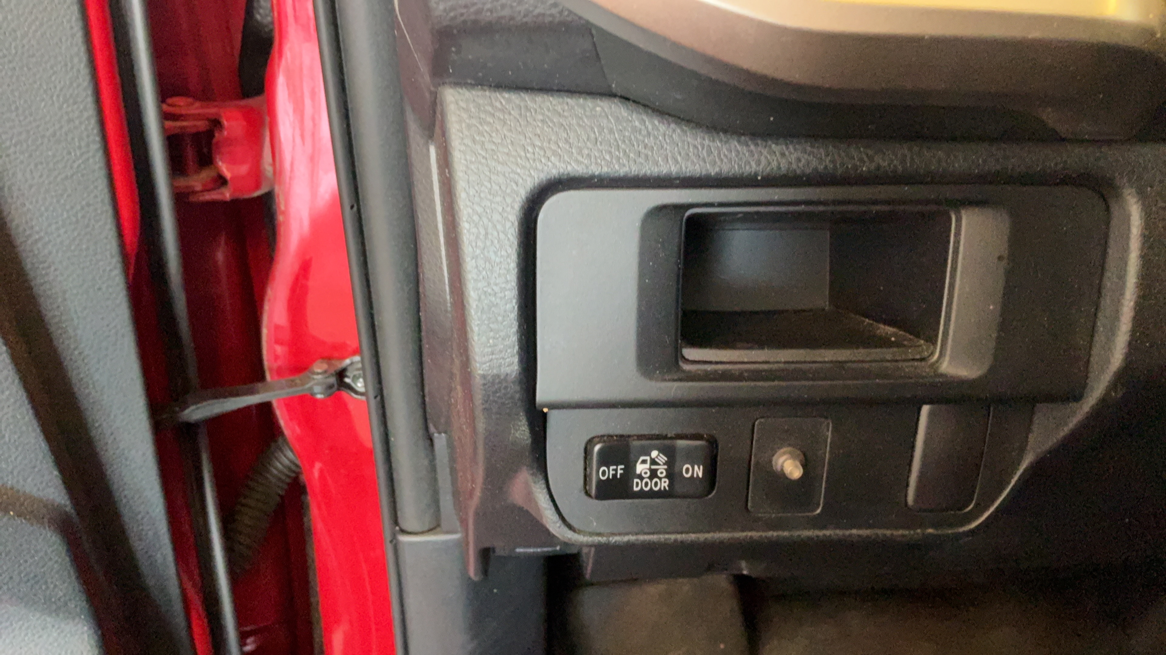 Used 2016 Toyota Tacoma SR5 w/ SR5 Appearance Package (SN) RWD image 13