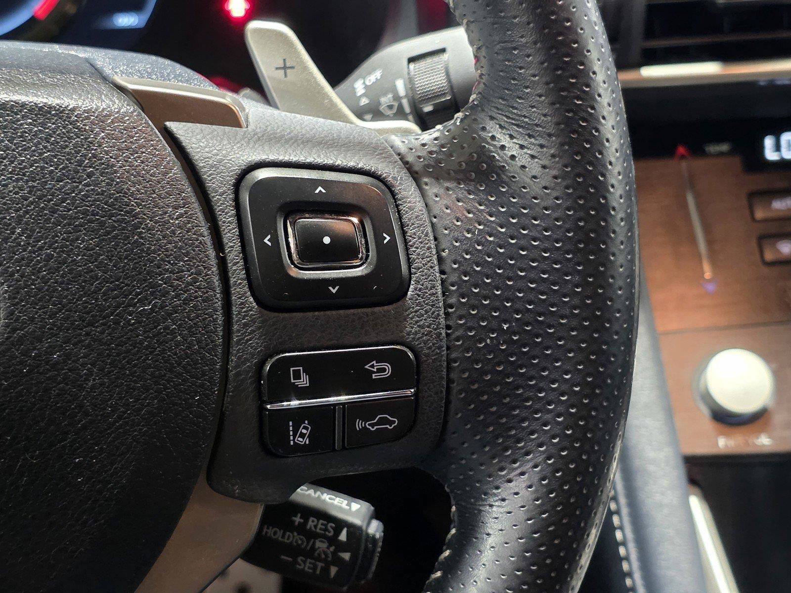 Used 2017 Lexus IS 350 F Sport w/ F Sport Package RWD image 32