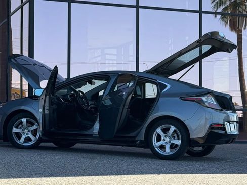 Used 2019 Chevrolet Volt LT w/ Power Convenience Package FWD image 27