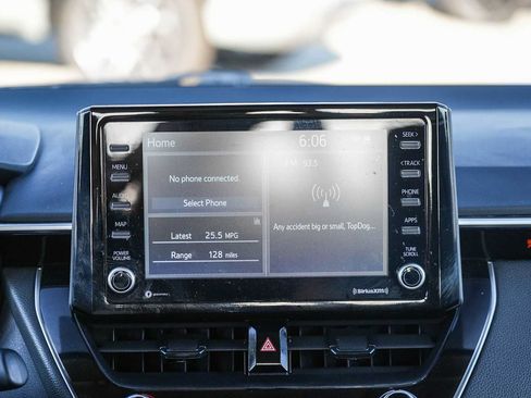 Used 2022 Toyota Corolla LE FWD image 14