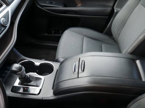 Used 2018 Toyota Highlander Plus image 21