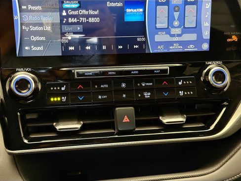 Used 2022 Toyota Highlander Platinum FWD image 10