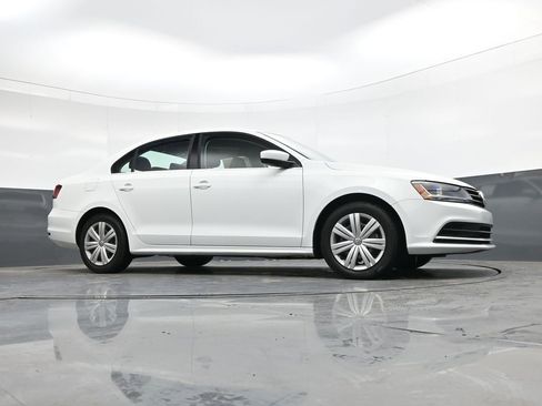 Used 2017 Volkswagen Jetta S image 27
