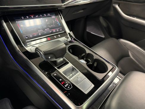 Used 2019 Audi Q8 Prestige w/ Luxury Package image 63
