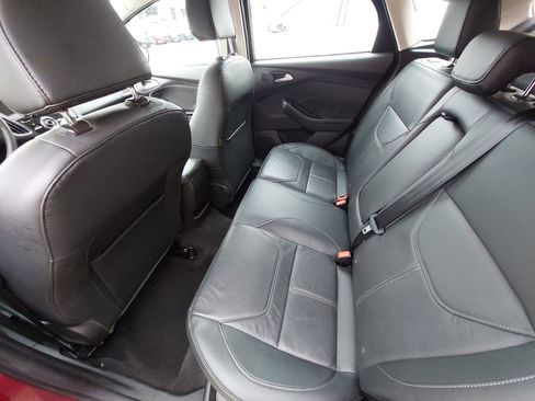 Used 2017 Ford Focus Titanium w/ Titanium Technology Package FWD image 16