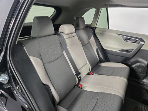 Used 2025 Toyota RAV4 XLE w/ Convenience Package FWD image 17