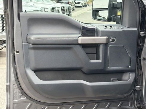 Used 2022 Ford F250 Platinum AWD/4WD image 19