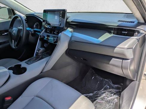 Certified 2021 Toyota Venza LE AWD/4WD image 21