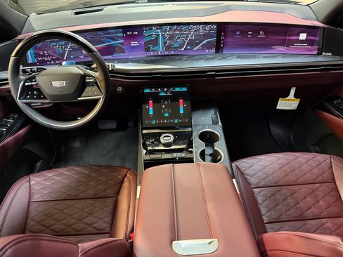 New 2026 Cadillac Escalade ESV Sport w/ LPO, ONYX Package image 58