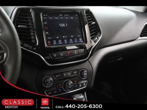 Used 2021 Jeep Cherokee Limited image 9