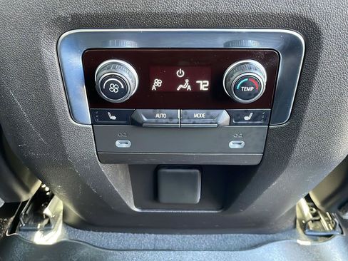 Used 2021 Chevrolet Suburban Z71 w/ Luxury Package AWD/4WD image 28