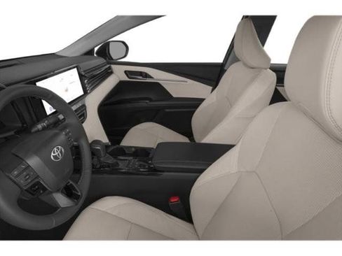 Used 2026 Toyota Camry XLE AWD/4WD image 8